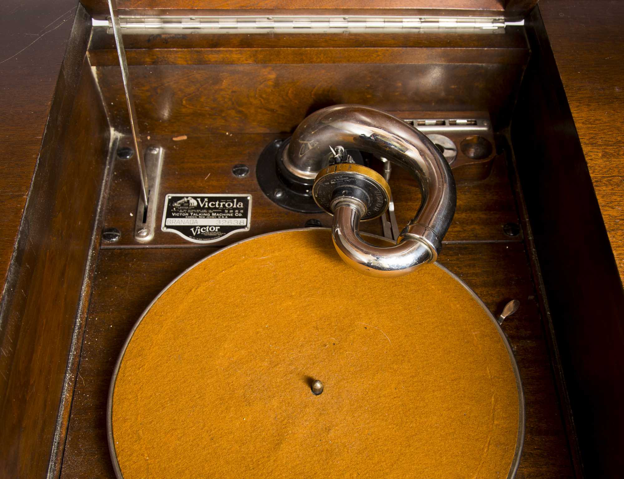 victrola record player