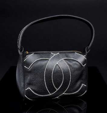 black chanel hobo bag