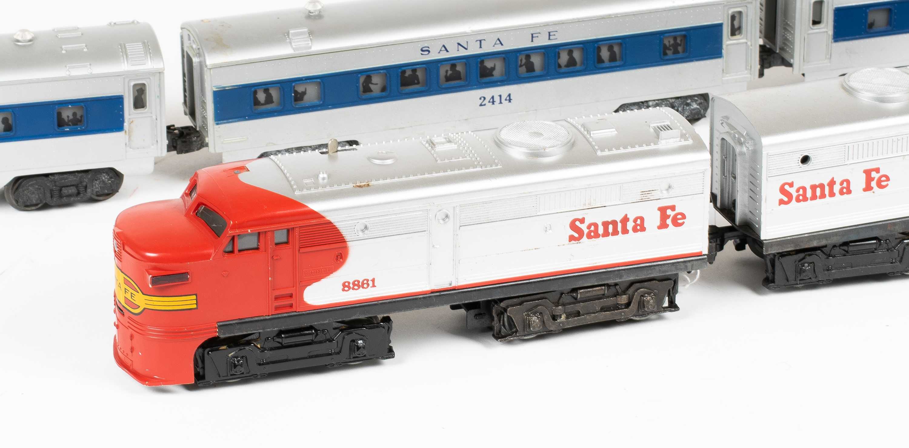 Lionel "O" Gauge Santa Fe Electric Diesel Train Set